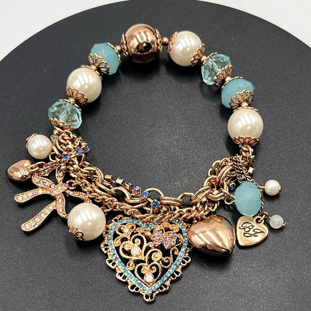 Betsey Johnson Faceted Blue‎ Beaded White Faux Pearl Bow Stretch Charm Bracelet